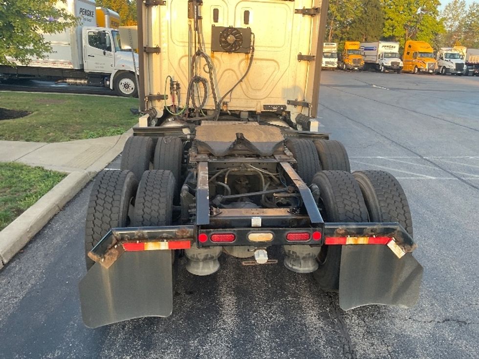 Sleeper Tractor-Heavy Duty Tractors-Freightliner-2021-T12664ST-Fredonia-NY-424,795\n\t\tmiles-$ 70,750 - Image 6