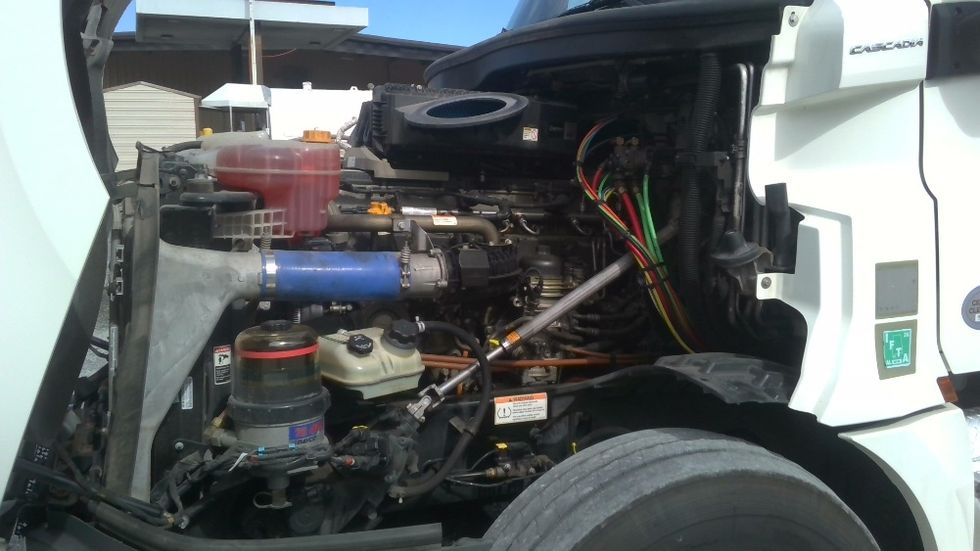 Sleeper Tractor-Heavy Duty Tractors-Freightliner-2021-T12664ST-Gadsden-AL-572,724\n\t\tmiles-$ 69,250 - Image 21