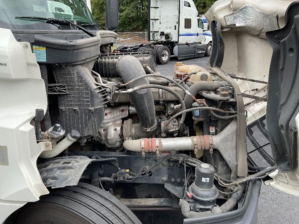 Sleeper Tractor-Heavy Duty Tractors-Freightliner-2021-T12664ST-Gainesville-GA-551,440\n\t\tmiles-$ 58,500 - Image 18