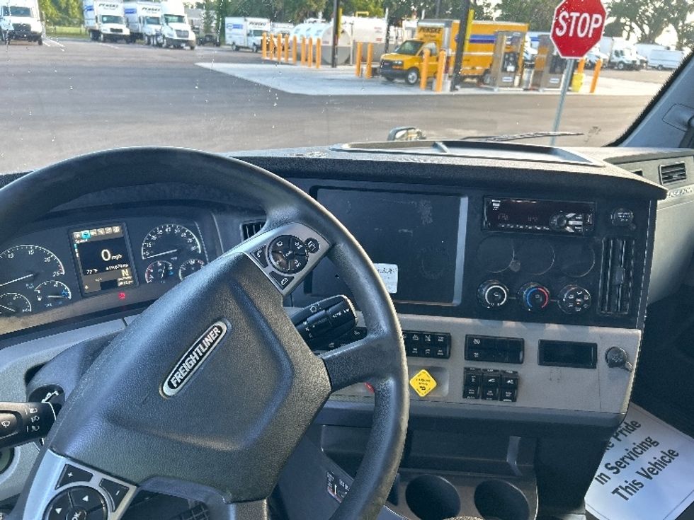 Sleeper Tractor-Heavy Duty Tractors-Freightliner-2021-T12664ST-Garden City-GA-624,798\n\t\tmiles-$ 55,750 - Image 11