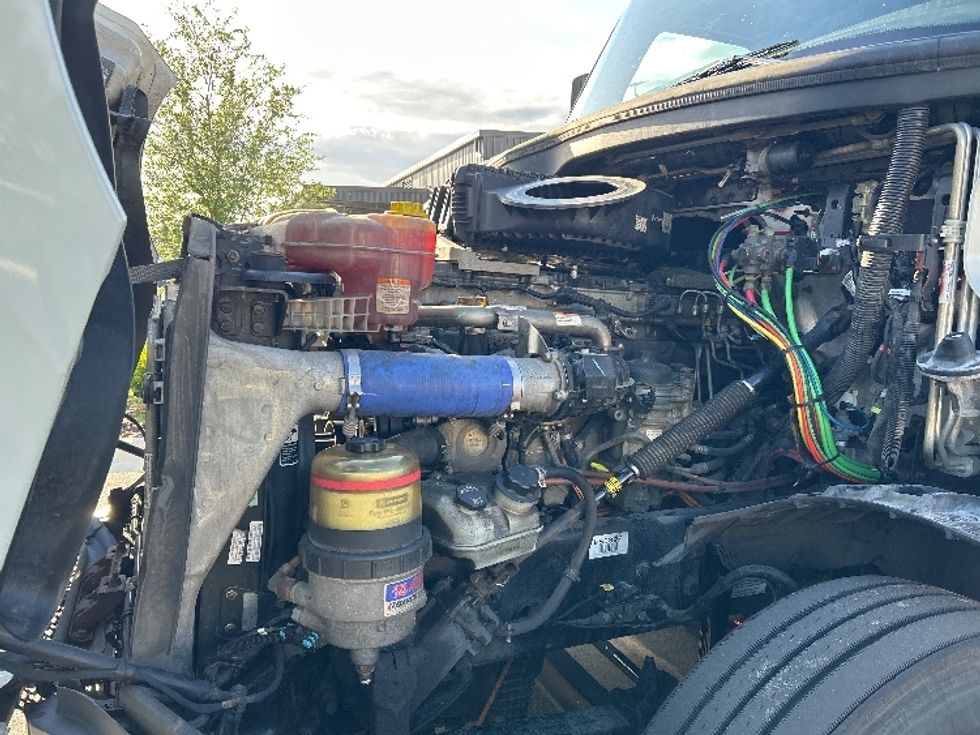 Sleeper Tractor-Heavy Duty Tractors-Freightliner-2021-T12664ST-Garden City-GA-624,798\n\t\tmiles-$ 55,750 - Image 21