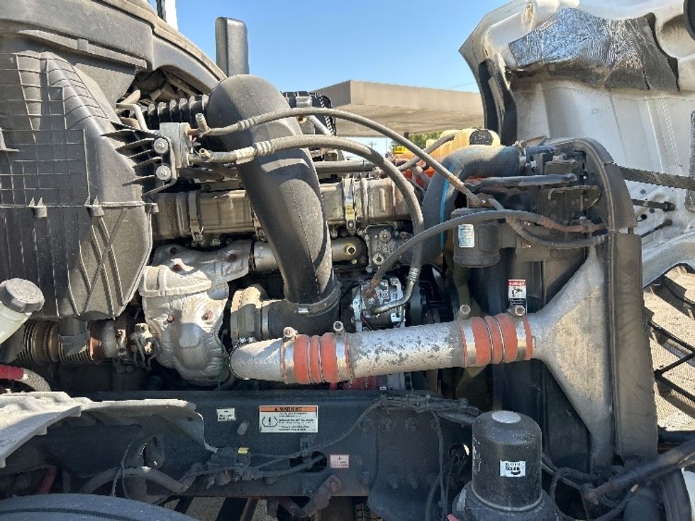 Sleeper Tractor-Heavy Duty Tractors-Freightliner-2021-T12664ST-Garland-TX-493,293\n\t\tmiles-$ 67,750 - Image 20