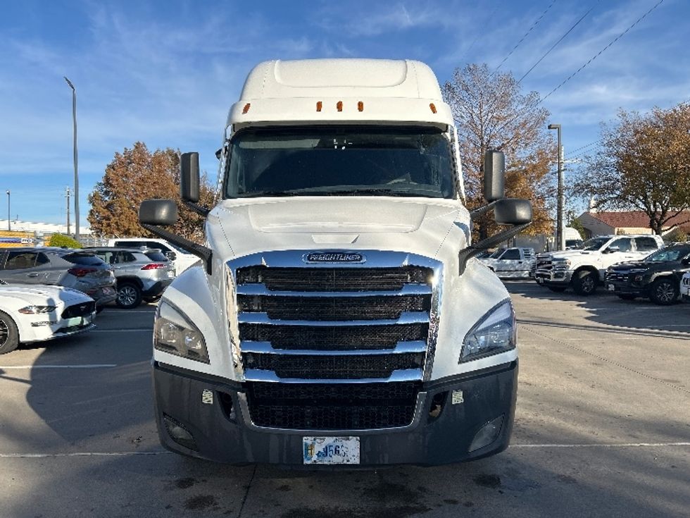 Sleeper Tractor-Heavy Duty Tractors-Freightliner-2021-T12664ST-Garland-TX-570,676\n\t\tmiles-$ 58,750 - Image 2