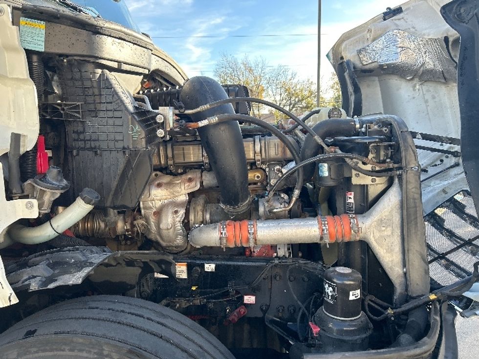 Sleeper Tractor-Heavy Duty Tractors-Freightliner-2021-T12664ST-Garland-TX-570,676\n\t\tmiles-$ 58,750 - Image 20