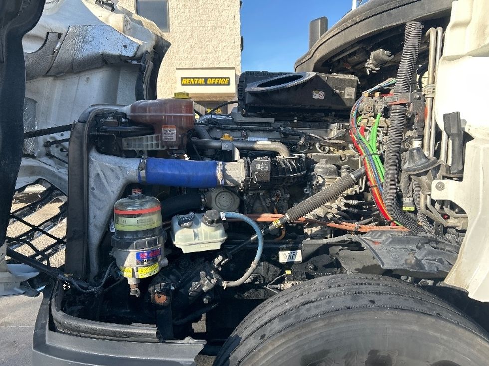 Sleeper Tractor-Heavy Duty Tractors-Freightliner-2021-T12664ST-Garland-TX-570,676\n\t\tmiles-$ 58,750 - Image 21