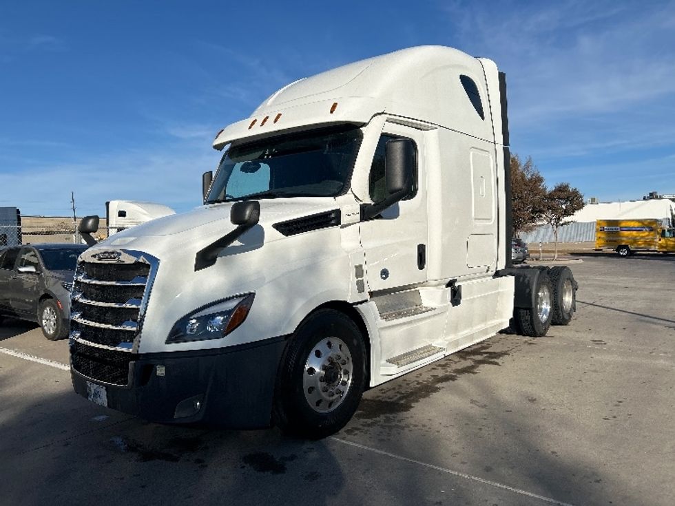 Sleeper Tractor-Heavy Duty Tractors-Freightliner-2021-T12664ST-Garland-TX-570,676\n\t\tmiles-$ 58,750 - Image 3