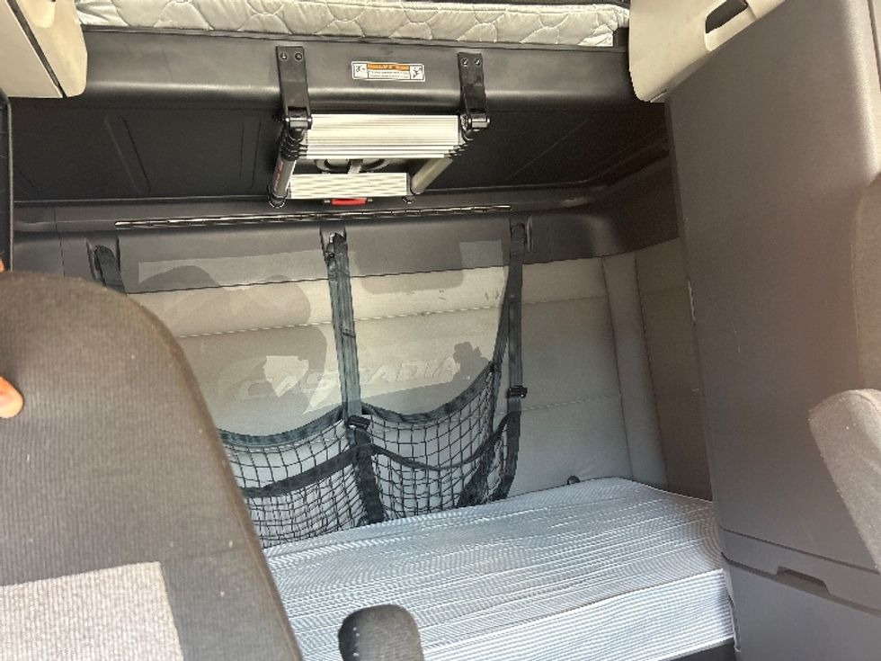 Sleeper Tractor-Heavy Duty Tractors-Freightliner-2021-T12664ST-Garland-TX-631,266\n\t\tmiles-$ 61,000 - Image 16