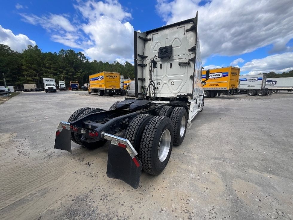Sleeper Tractor-Heavy Duty Tractors-Freightliner-2021-T12664ST-Goldsboro-NC-620,063\n\t\tmiles-$ 56,750 - Image 7