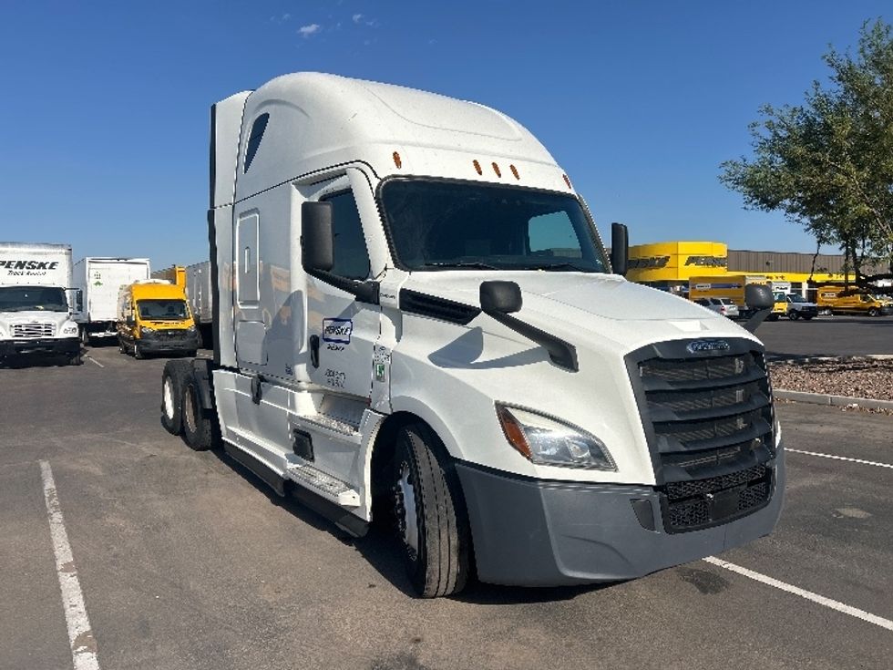 Sleeper Tractor-Heavy Duty Tractors-Freightliner-2021-T12664ST-Goodyear-AZ-567,648\n\t\tmiles-$ 64,000 - Image 1