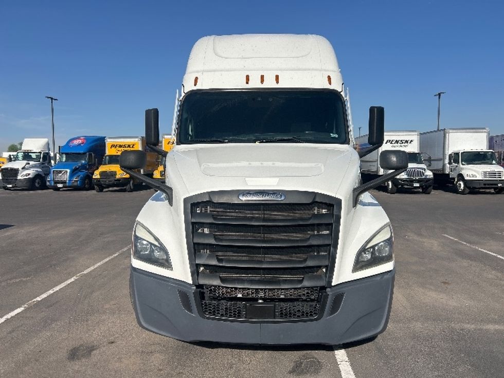 Sleeper Tractor-Heavy Duty Tractors-Freightliner-2021-T12664ST-Goodyear-AZ-567,648\n\t\tmiles-$ 64,000 - Image 2