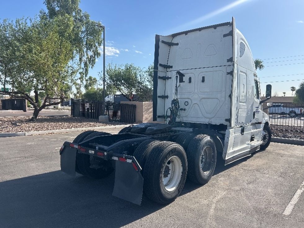 Sleeper Tractor-Heavy Duty Tractors-Freightliner-2021-T12664ST-Goodyear-AZ-567,648\n\t\tmiles-$ 64,000 - Image 7