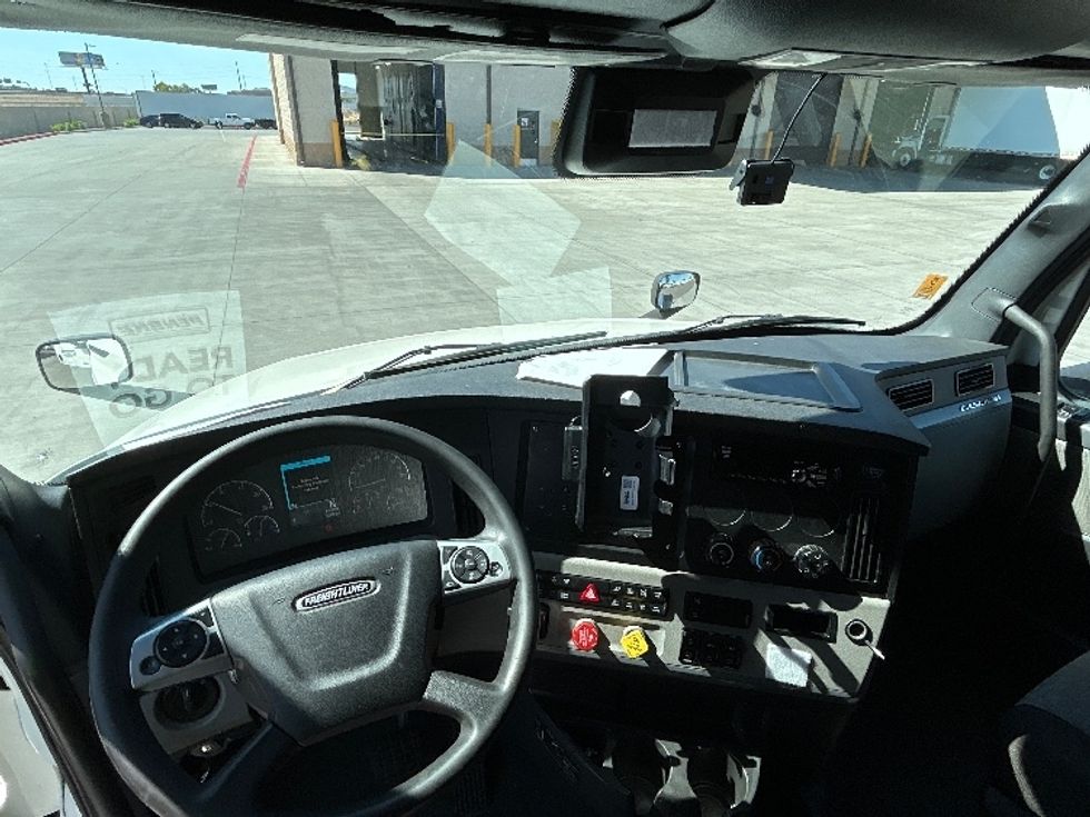 Sleeper Tractor-Heavy Duty Tractors-Freightliner-2021-T12664ST-Goodyear-AZ-598,762\n\t\tmiles-$ 61,250 - Image 11