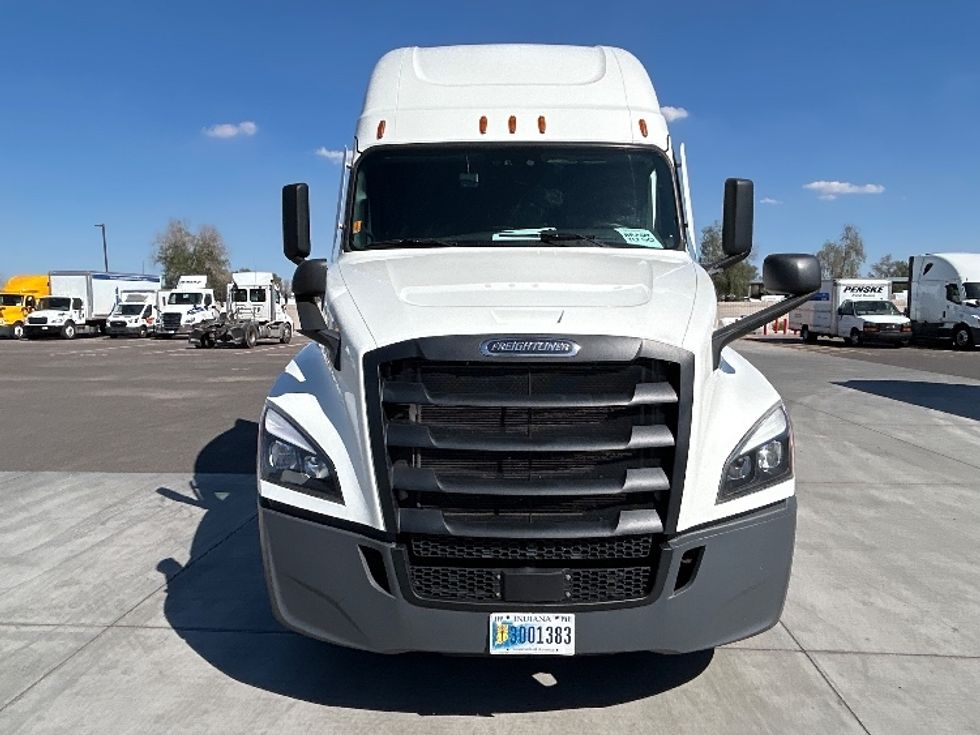 Sleeper Tractor-Heavy Duty Tractors-Freightliner-2021-T12664ST-Goodyear-AZ-598,762\n\t\tmiles-$ 61,250 - Image 2