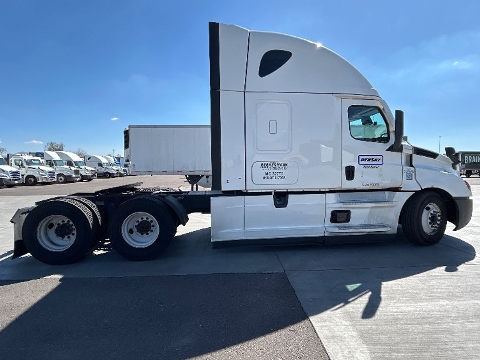 Sleeper Tractor-Heavy Duty Tractors-Freightliner-2021-T12664ST-Goodyear-AZ-598,762\n\t\tmiles-$ 61,250 - Image 8