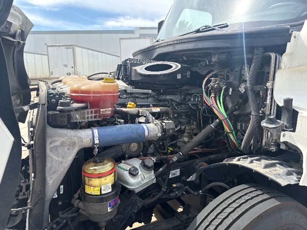 Sleeper Tractor-Heavy Duty Tractors-Freightliner-2021-T12664ST-Grand Prairie-TX-567,492\n\t\tmiles-$ 59,250 - Image 18