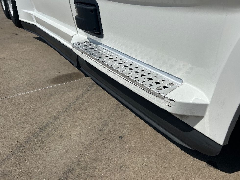 Sleeper Tractor-Heavy Duty Tractors-Freightliner-2021-T12664ST-Grand Prairie-TX-589,241\n\t\tmiles-$ 61,000 - Image 22