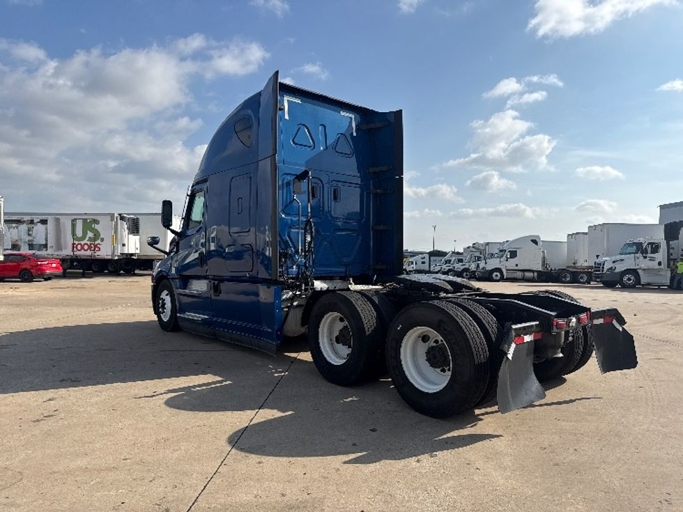 Sleeper Tractor-Heavy Duty Tractors-Freightliner-2021-T12664ST-Grand Prairie-TX-595,673\n\t\tmiles-$ 58,750 - Image 5