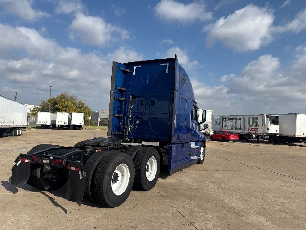 Sleeper Tractor-Heavy Duty Tractors-Freightliner-2021-T12664ST-Grand Prairie-TX-595,673\n\t\tmiles-$ 58,750 - Image 7