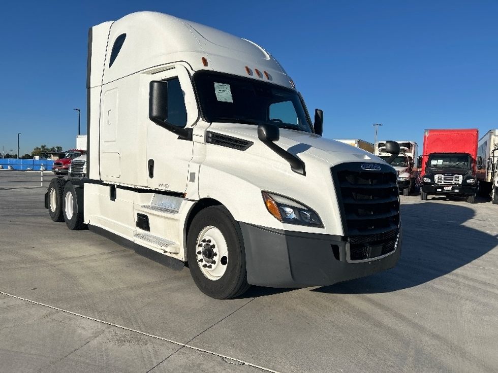 Sleeper Tractor-Heavy Duty Tractors-Freightliner-2021-T12664ST-Greeley-CO-531,749\n\t\tmiles-$ 67,750 - Image 1