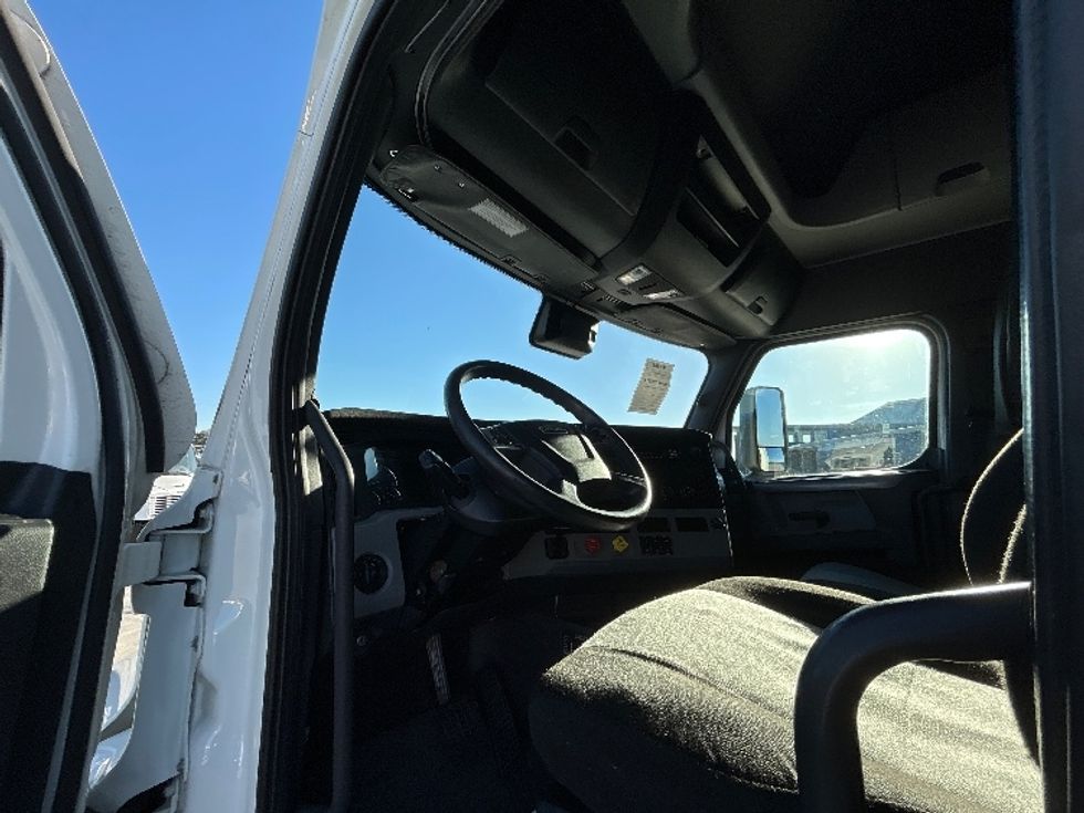 Sleeper Tractor-Heavy Duty Tractors-Freightliner-2021-T12664ST-Greeley-CO-531,749\n\t\tmiles-$ 67,750 - Image 10