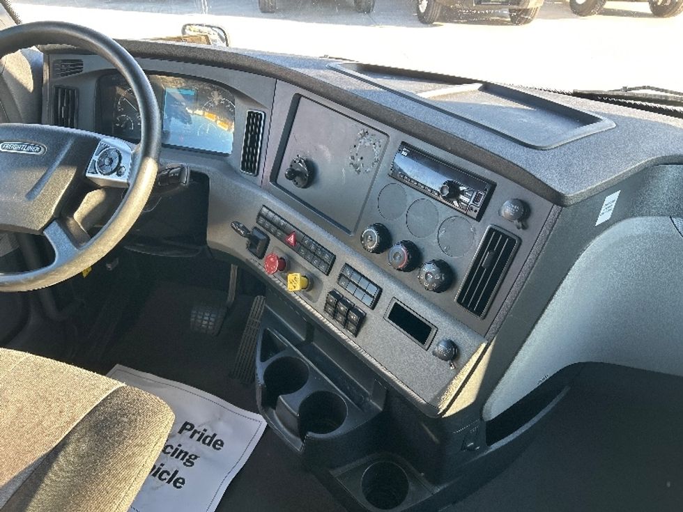 Sleeper Tractor-Heavy Duty Tractors-Freightliner-2021-T12664ST-Greeley-CO-531,749\n\t\tmiles-$ 67,750 - Image 12