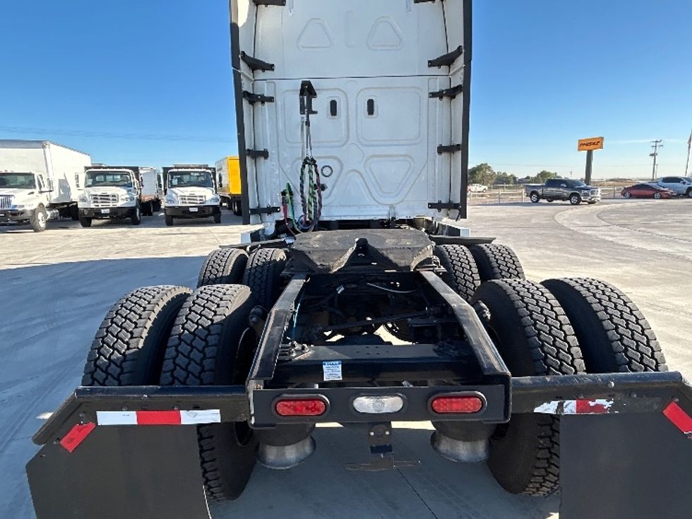 Sleeper Tractor-Heavy Duty Tractors-Freightliner-2021-T12664ST-Greeley-CO-531,749\n\t\tmiles-$ 67,750 - Image 6