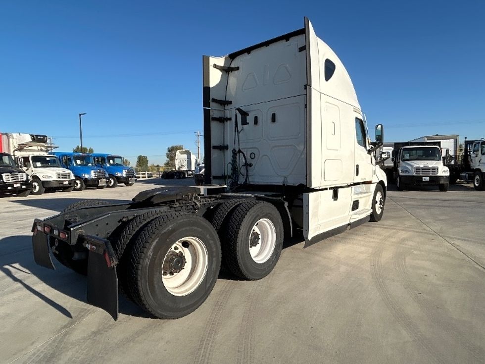 Sleeper Tractor-Heavy Duty Tractors-Freightliner-2021-T12664ST-Greeley-CO-531,749\n\t\tmiles-$ 67,750 - Image 7