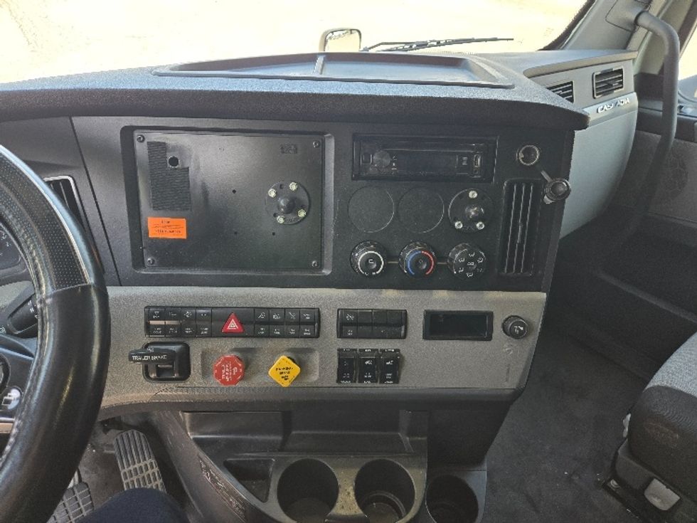 Sleeper Tractor-Heavy Duty Tractors-Freightliner-2021-T12664ST-Greensboro-NC-285,470\n\t\tmiles-$ 83,000 - Image 12