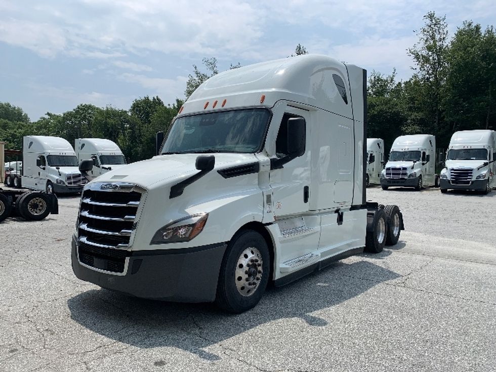 Sleeper Tractor-Heavy Duty Tractors-Freightliner-2021-T12664ST-Greensboro-NC-285,470\n\t\tmiles-$ 83,000 - Image 3