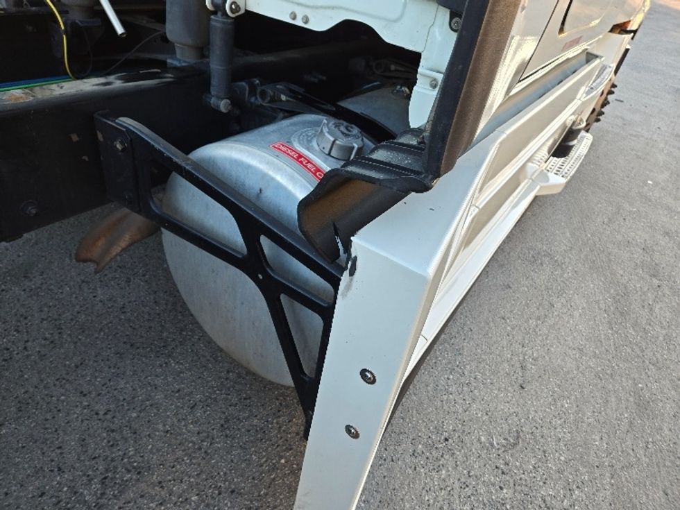 Sleeper Tractor-Heavy Duty Tractors-Freightliner-2021-T12664ST-Greensboro-NC-310,310\n\t\tmiles-$ 80,750 - Image 27