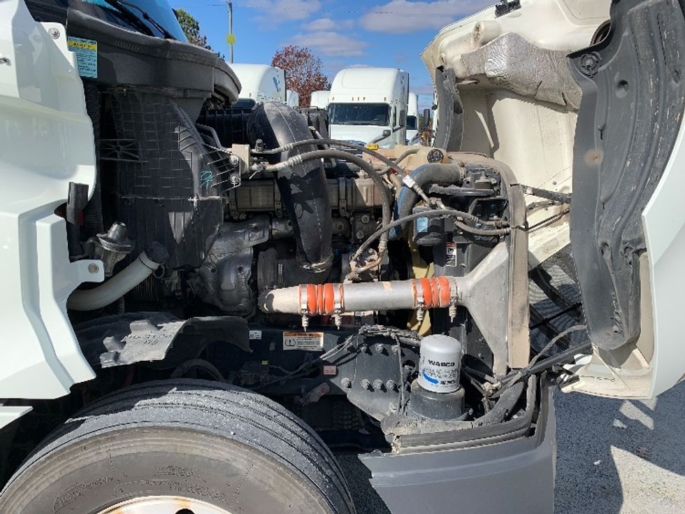 Sleeper Tractor-Heavy Duty Tractors-Freightliner-2021-T12664ST-Greensboro-NC-322,179\n\t\tmiles-$ 74,750 - Image 20