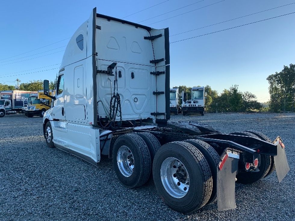 Sleeper Tractor-Heavy Duty Tractors-Freightliner-2021-T12664ST-Greensboro-NC-335,580\n\t\tmiles-$ 86,000 - Image 5