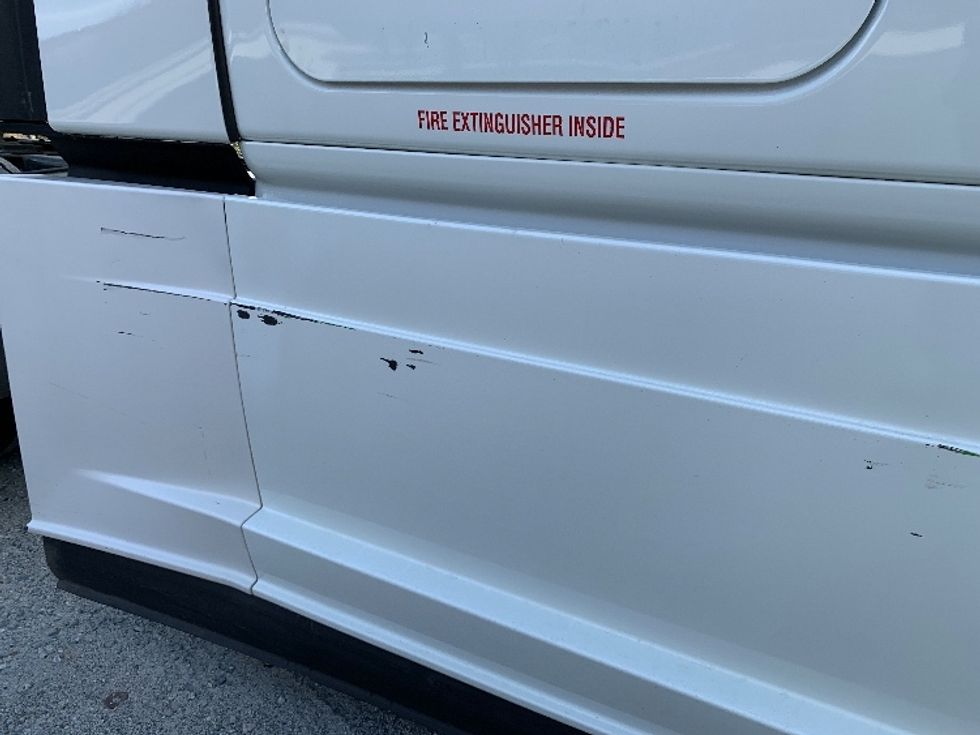 Sleeper Tractor-Heavy Duty Tractors-Freightliner-2021-T12664ST-Greensboro-NC-356,241\n\t\tmiles-$ 79,000 - Image 23