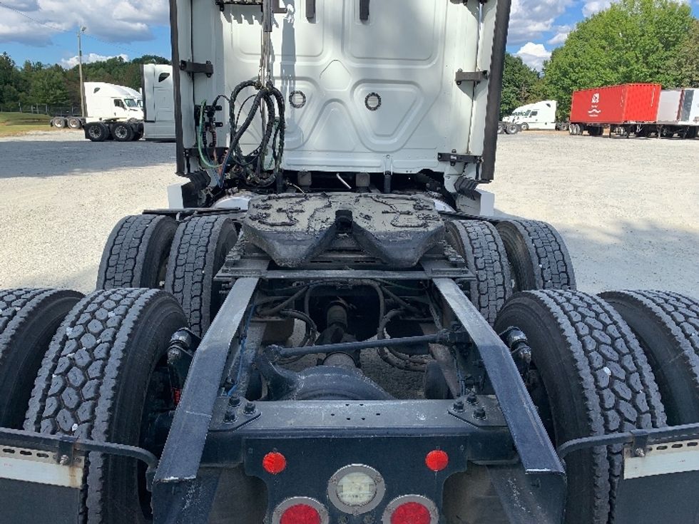 Sleeper Tractor-Heavy Duty Tractors-Freightliner-2021-T12664ST-Greensboro-NC-356,241\n\t\tmiles-$ 79,000 - Image 6