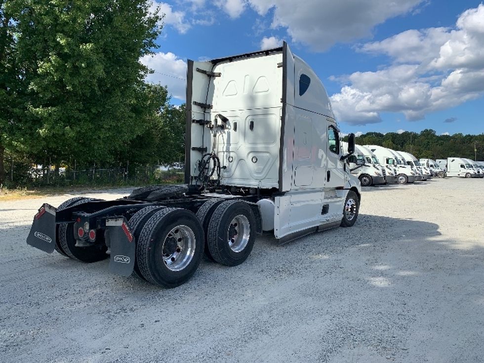 Sleeper Tractor-Heavy Duty Tractors-Freightliner-2021-T12664ST-Greensboro-NC-356,241\n\t\tmiles-$ 79,000 - Image 7