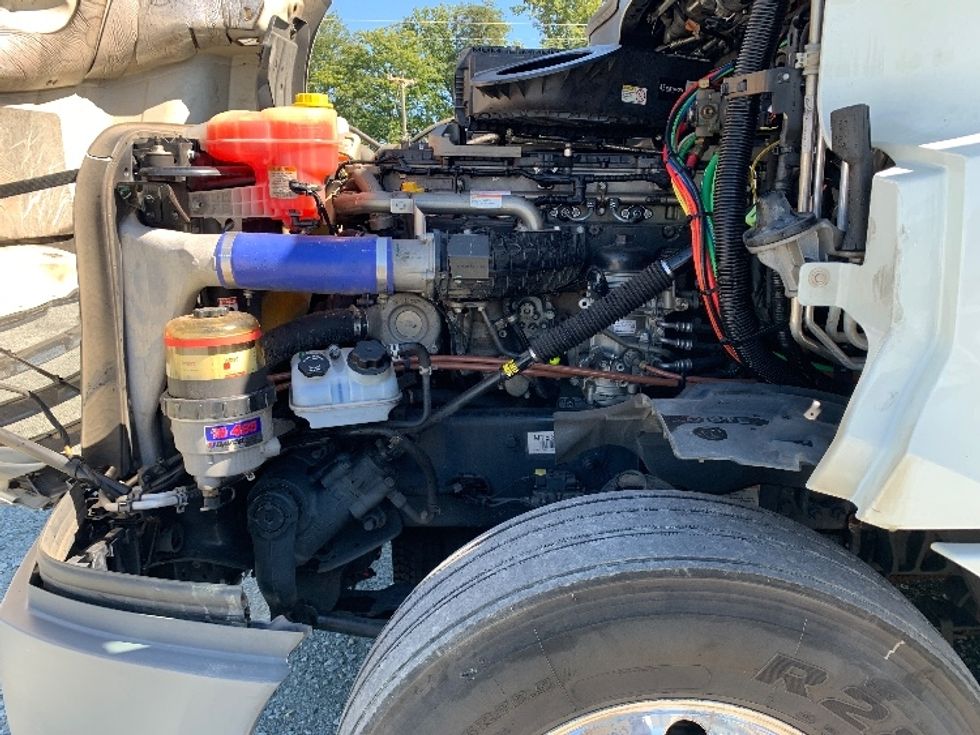 Sleeper Tractor-Heavy Duty Tractors-Freightliner-2021-T12664ST-Greensboro-NC-357,831\n\t\tmiles-$ 79,000 - Image 21