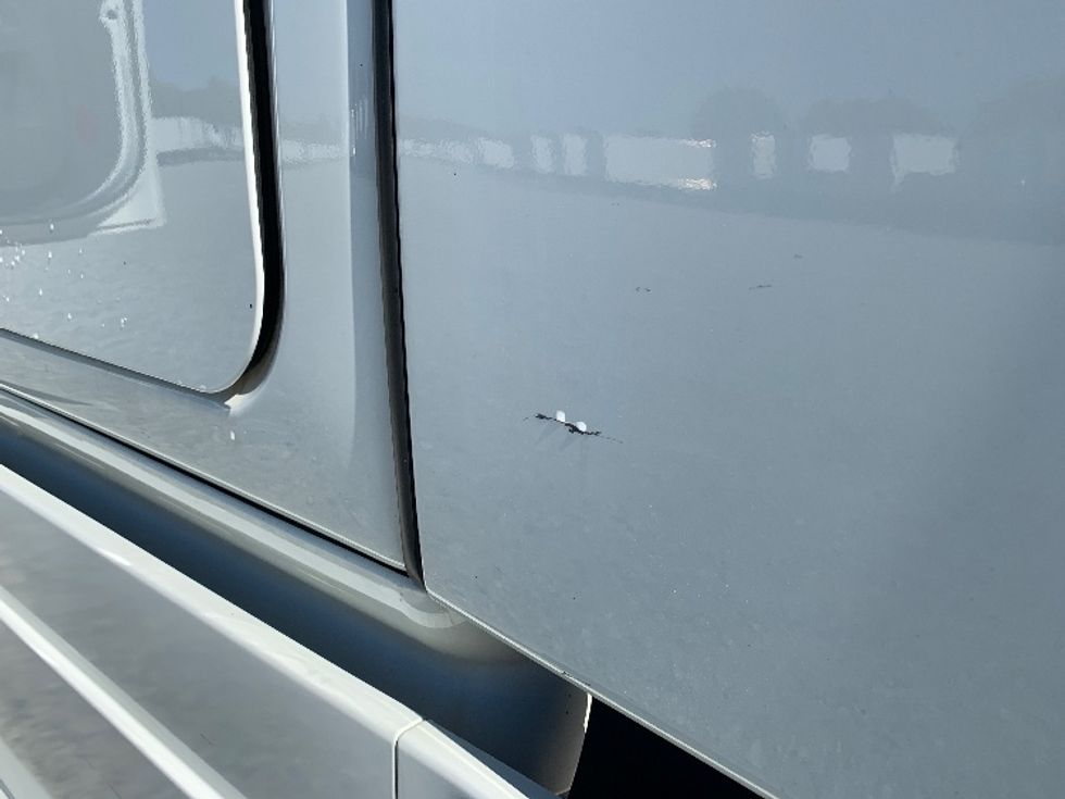 Sleeper Tractor-Heavy Duty Tractors-Freightliner-2021-T12664ST-Greensboro-NC-357,831\n\t\tmiles-$ 79,000 - Image 24