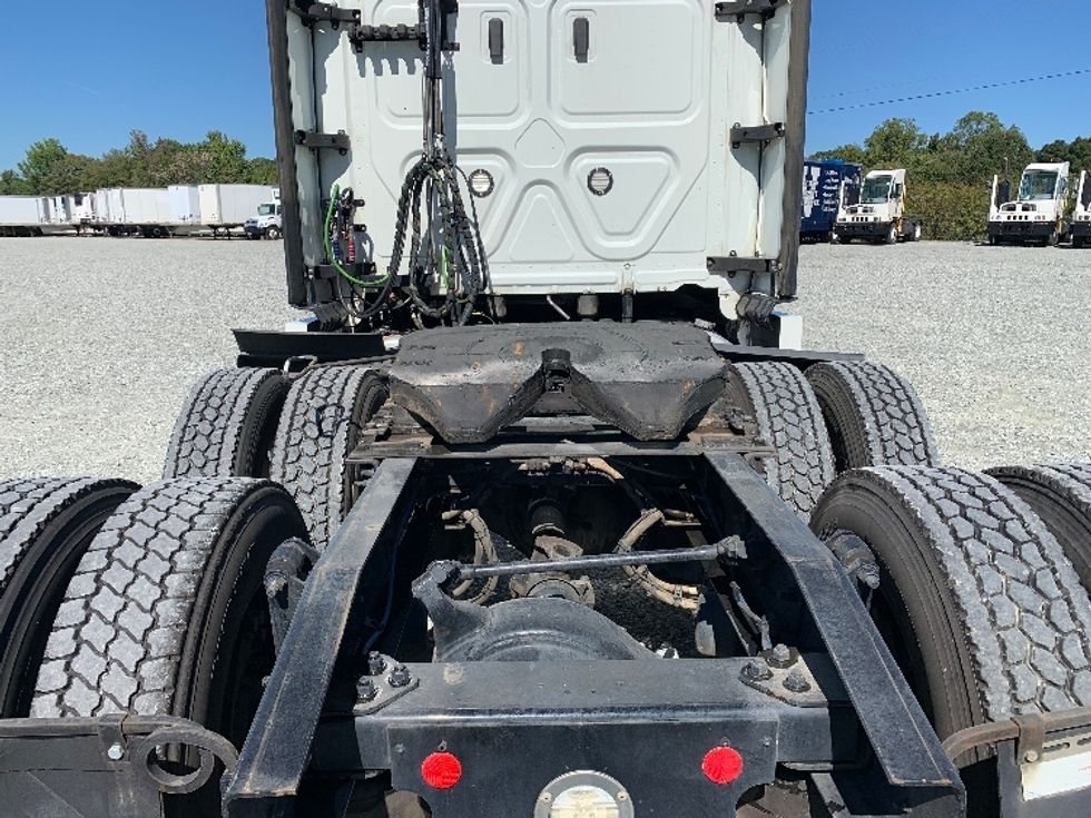 Sleeper Tractor-Heavy Duty Tractors-Freightliner-2021-T12664ST-Greensboro-NC-357,831\n\t\tmiles-$ 79,000 - Image 6