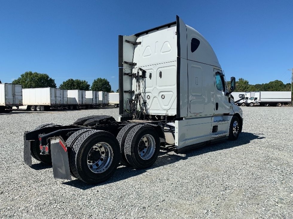 Sleeper Tractor-Heavy Duty Tractors-Freightliner-2021-T12664ST-Greensboro-NC-357,831\n\t\tmiles-$ 79,000 - Image 7