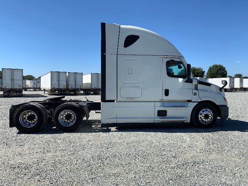 Sleeper Tractor-Heavy Duty Tractors-Freightliner-2021-T12664ST-Greensboro-NC-357,831\n\t\tmiles-$ 79,000 - Image 8