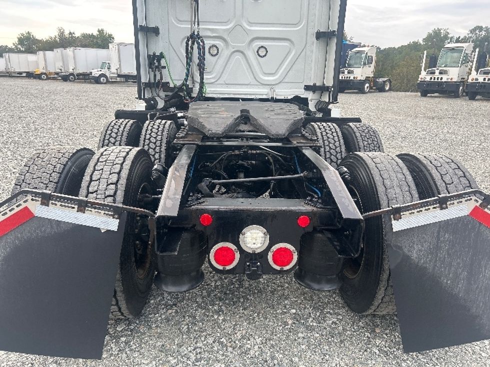 Sleeper Tractor-Heavy Duty Tractors-Freightliner-2021-T12664ST-Greensboro-NC-367,178\n\t\tmiles-$ 77,250 - Image 6