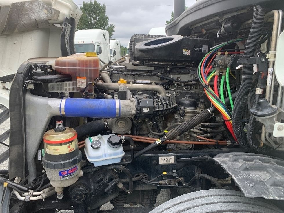 Sleeper Tractor-Heavy Duty Tractors-Freightliner-2021-T12664ST-Greensboro-NC-386,200\n\t\tmiles-$ 76,750 - Image 21