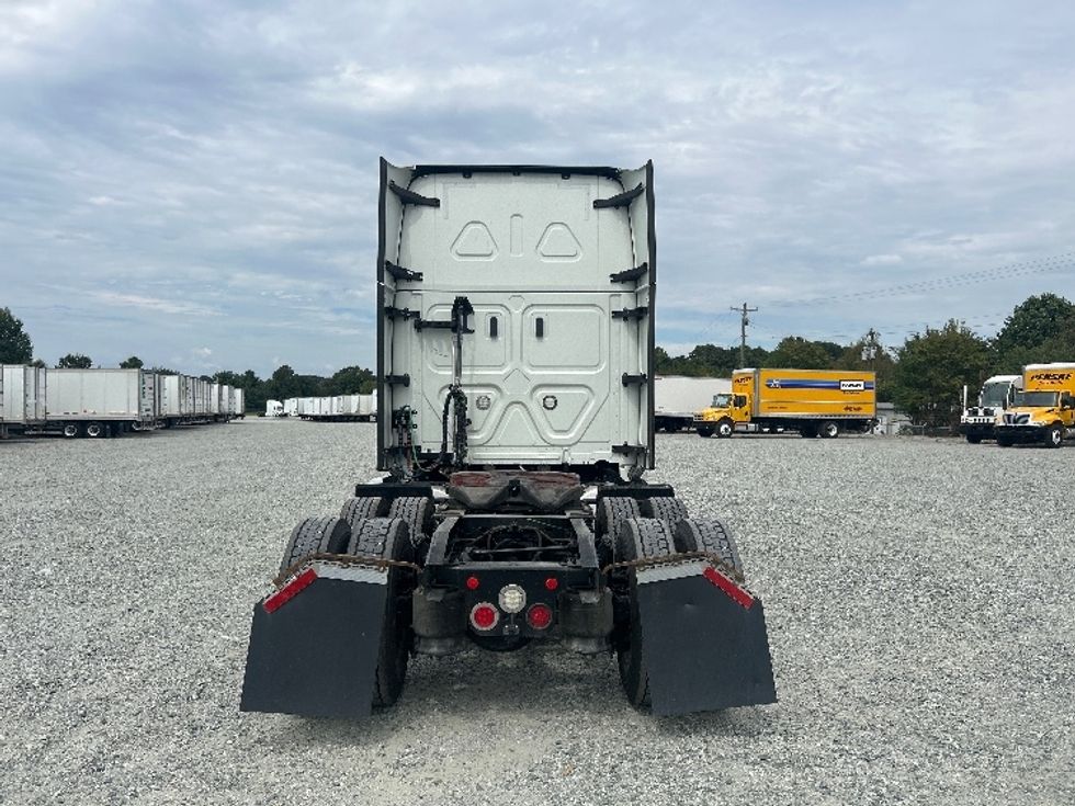 Sleeper Tractor-Heavy Duty Tractors-Freightliner-2021-T12664ST-Greensboro-NC-386,200\n\t\tmiles-$ 76,750 - Image 6