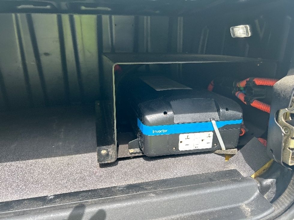 Sleeper Tractor-Heavy Duty Tractors-Freightliner-2021-T12664ST-Greensboro-NC-399,157\n\t\tmiles-$ 75,750 - Image 22