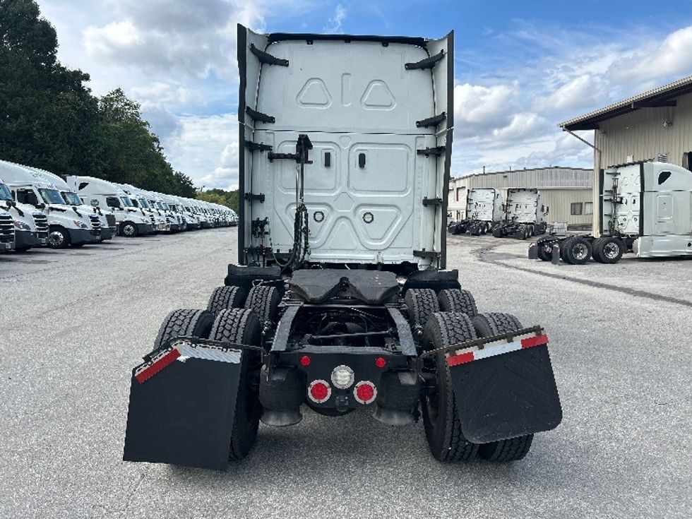 Sleeper Tractor-Heavy Duty Tractors-Freightliner-2021-T12664ST-Greensboro-NC-399,157\n\t\tmiles-$ 75,750 - Image 6