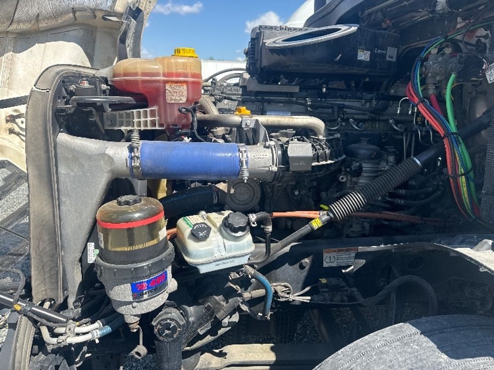 Sleeper Tractor-Heavy Duty Tractors-Freightliner-2021-T12664ST-Greensboro-NC-405,545\n\t\tmiles-$ 80,750 - Image 21