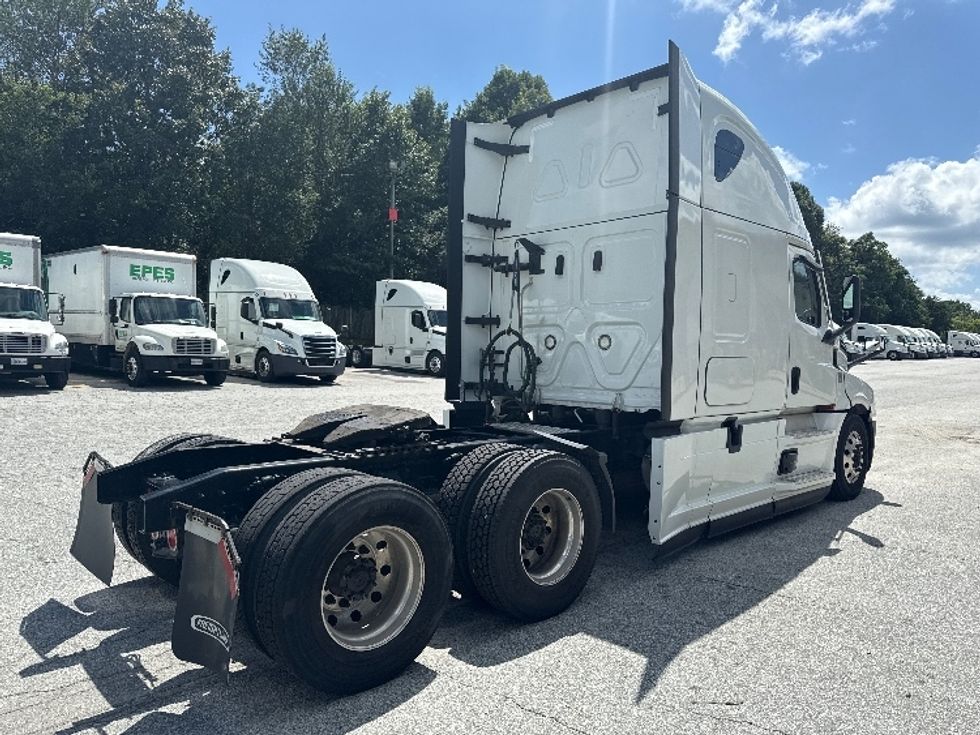 Sleeper Tractor-Heavy Duty Tractors-Freightliner-2021-T12664ST-Greensboro-NC-405,545\n\t\tmiles-$ 80,750 - Image 7
