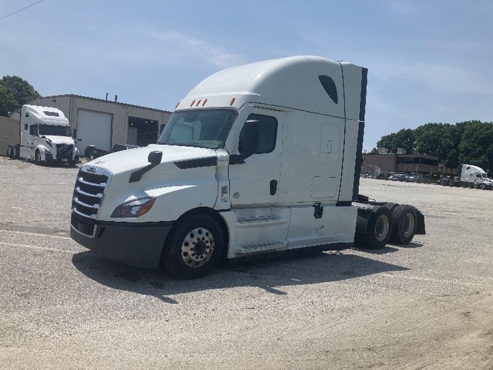 Sleeper Tractor-Heavy Duty Tractors-Freightliner-2021-T12664ST-Greensboro-NC-418,616\n\t\tmiles-$ 74,500 - Image 3