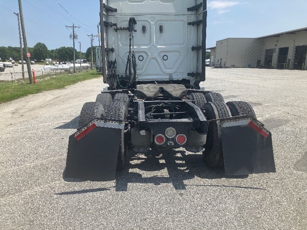 Sleeper Tractor-Heavy Duty Tractors-Freightliner-2021-T12664ST-Greensboro-NC-418,616\n\t\tmiles-$ 74,500 - Image 6