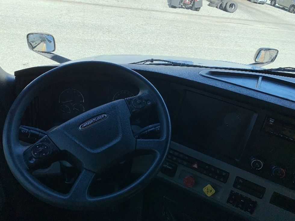 Sleeper Tractor-Heavy Duty Tractors-Freightliner-2021-T12664ST-Greensboro-NC-419,943\n\t\tmiles-$ 69,000 - Image 11